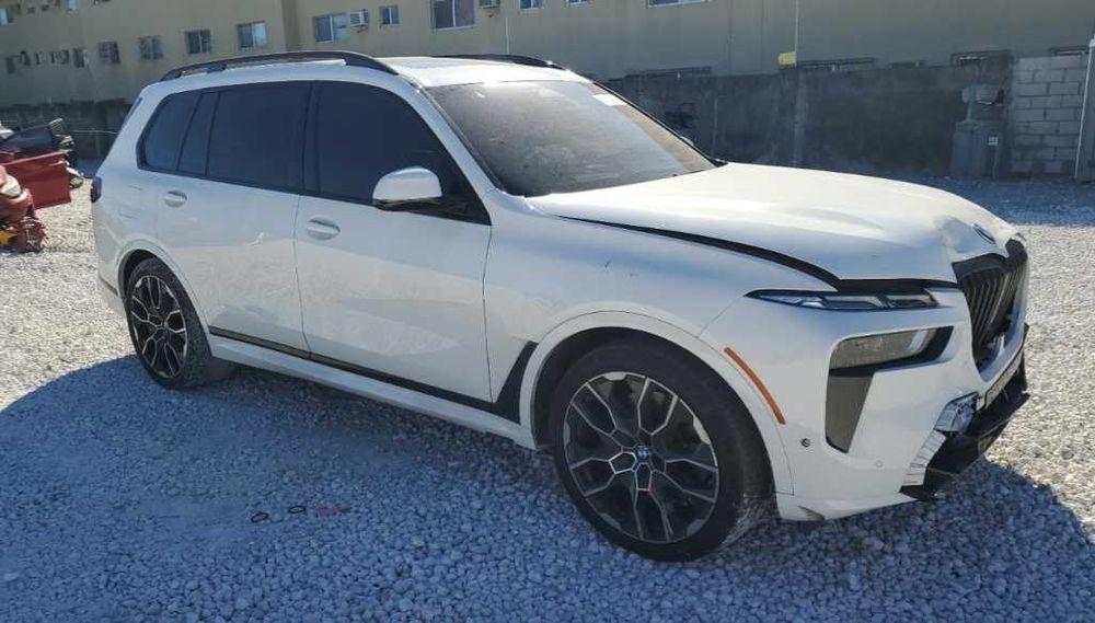 Бампер BMW X7 G07 запчастини шрот бмв х7 г07 запчасти