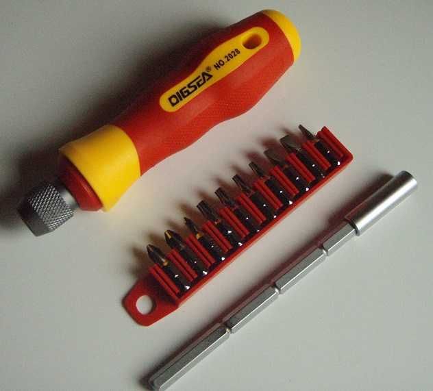 Универсальная  отвертка  Digsed 2028