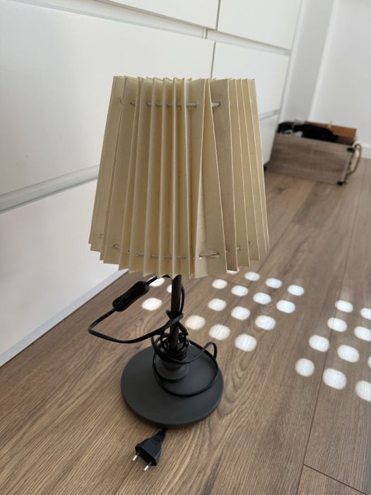 Dois candeeiros do Ikea