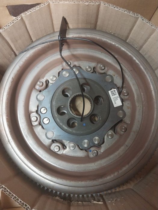 Продам двухмасовий маховик