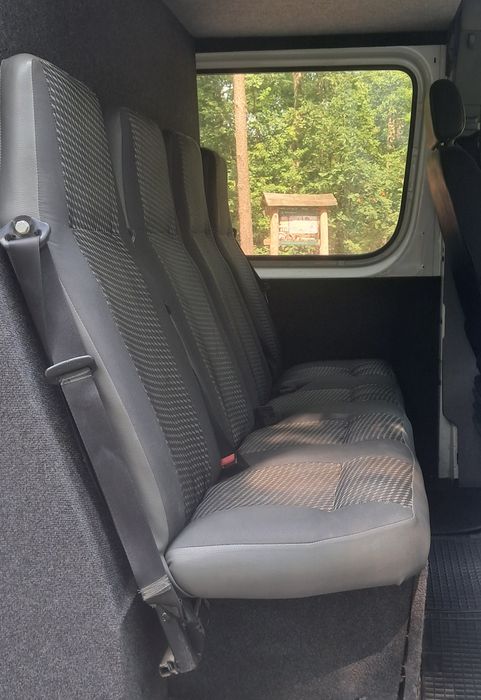 Volkswagen Crafter 7 osobowy klimatyzacja