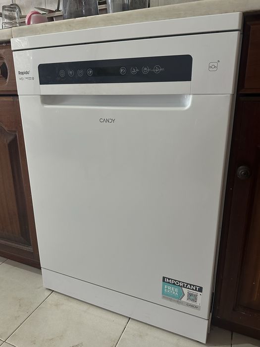 Maquina de lavar louça candy 14 serviços