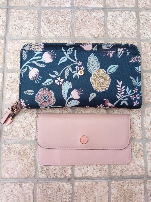 Porta-moedas Parfois azul e rosa grande