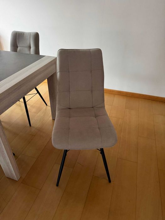 sala ( sofá, móvel tv, mesa de centro, mesa de sala e cadeiras )