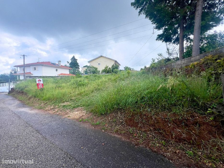 Terreno urbano em zona de Assafarge