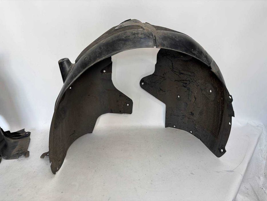 Подкрылки переднийе на Tesla Model 3