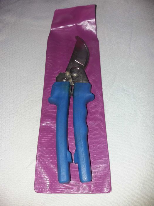 продам новий  садовий сікатор