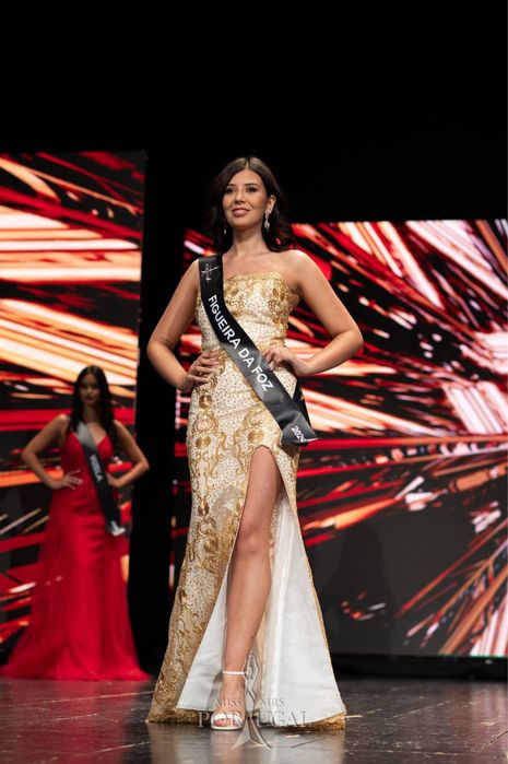 Vestido de gala renda dourada