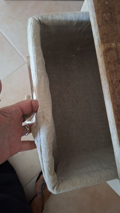 Móvel pequeno com gavetas