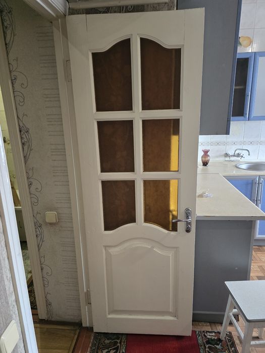 Продам двері по 1000 грн