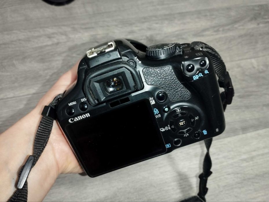 Продам  комплект фотоапарат canon EOS rebel Xsi +24-70 f2.8