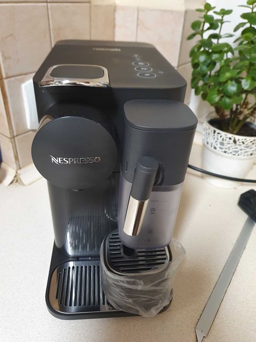 Ekspres ciśnieniowy DeLonghi Nespresso Lattissima One EN510.B