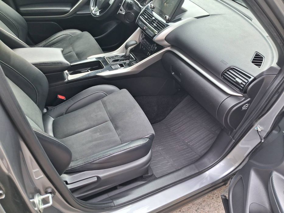 Продам Mitsubishi Eclipse Cross 2022 года.