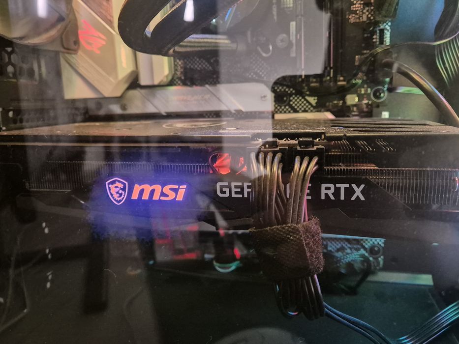 Selling PC tower438006458573148163