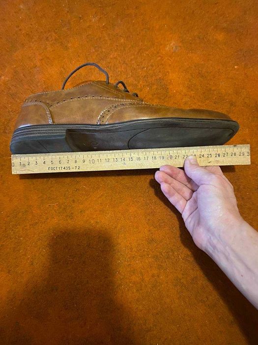 Чоловічі туфлі розмір 42 ідальний стан науральна шкіра