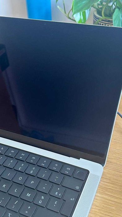 Apple MacBook Pro M1 14,2" A2442 | M1 Pro / 16GB RAM / 1Tb SSD