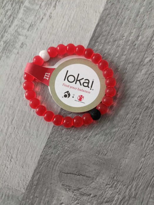 Bransoletka Lokai czerwona bransoletka trendy symbolika