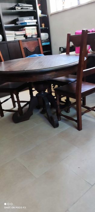 Mesa e 6 cadeiras