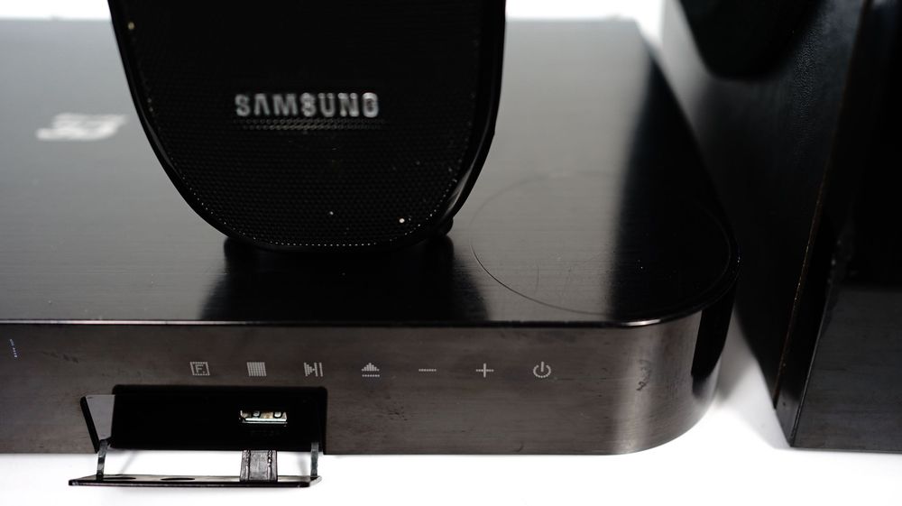 Kino domowe 2.1 Samsung HT-J4200 BLUETOOTH usb DivX Mp3 mkv Blu-Ray