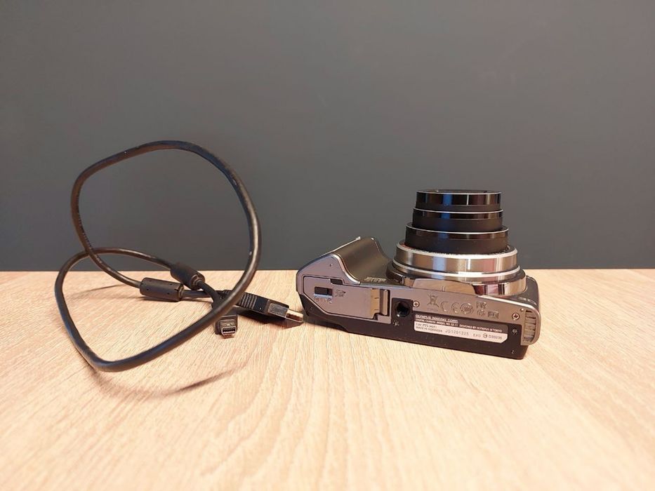 Olympus SZ-11  цифровий фотоапарат