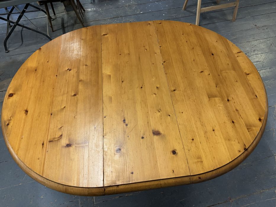 Okrągły,sosnowy,rozkładany,duży stół jadalniany lata80.vintage,deaign