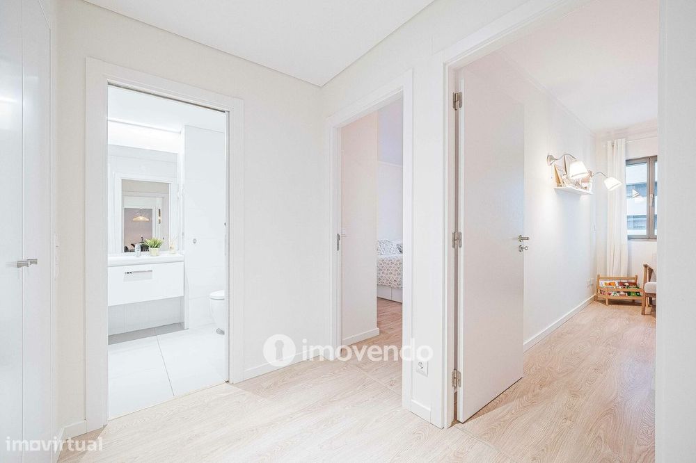 Apartamento T2 moderno, com estacionamento, na Alta de Lisboa