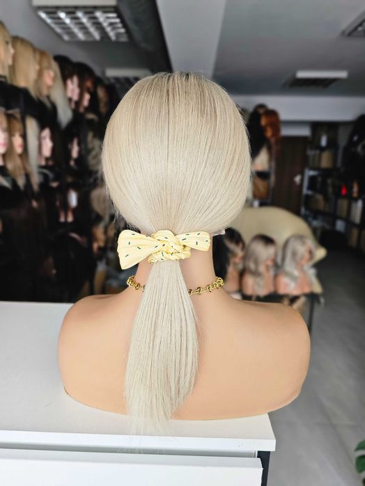 Peruka Gabi jasny chłodny blond z włosów naturalnych 45 cm