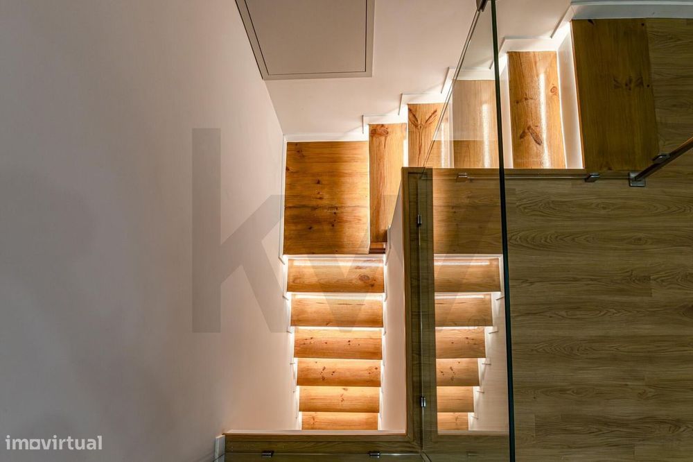 T3 DUPLEX DESIGN: Viver com a Privacidade de uma Moradia no Coração