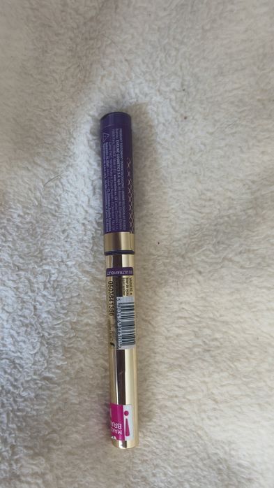 Filoletowy eyeliner Eveline