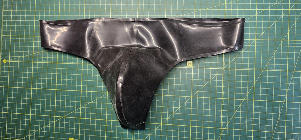 Стрінги чоловічі з латексу 0.4 мм