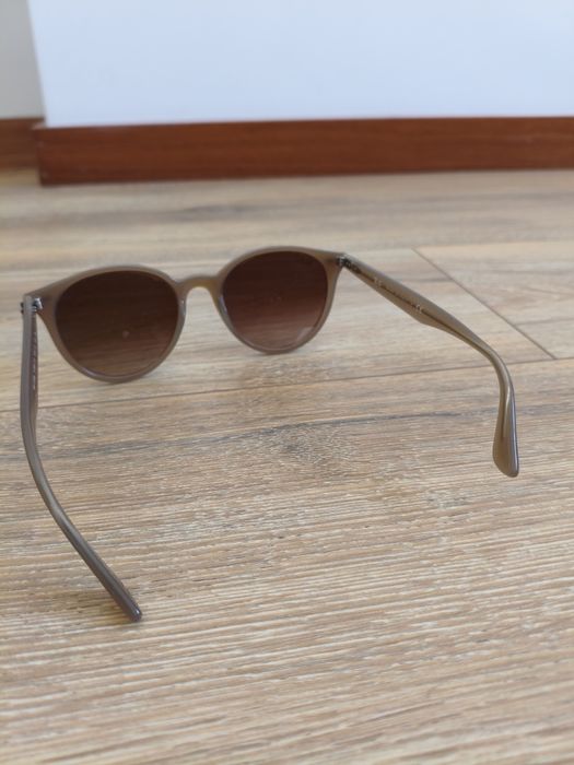 Óculos de sol Rayban danificados