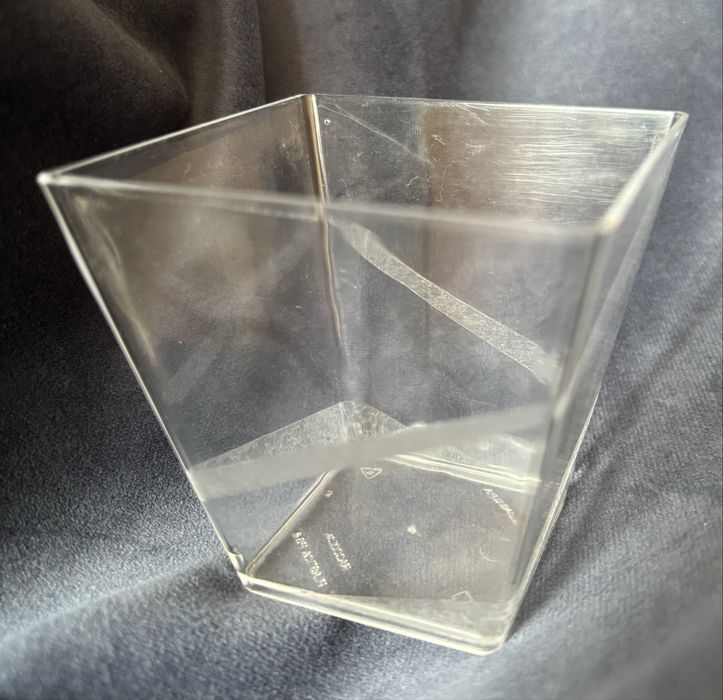 Пластикова десертниця, стаканчик, креманка, піала для десертів