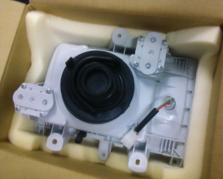 Faróis da frente Mitsubishi Canter FE331 e FE444 NOVOS
