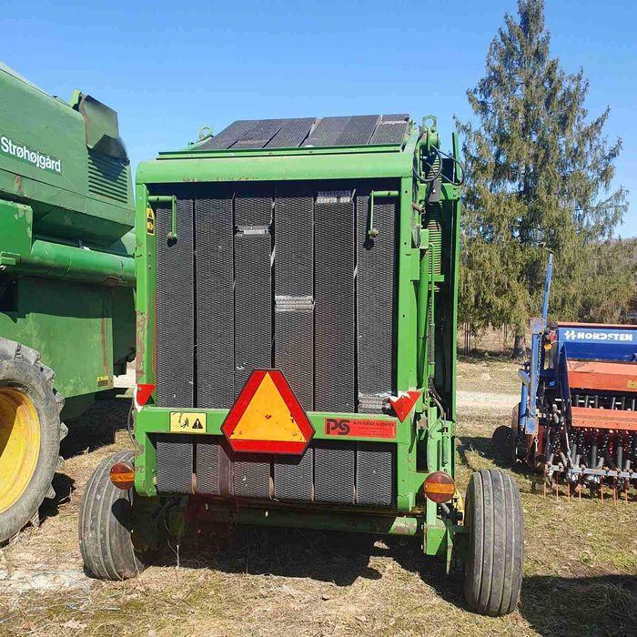 продам рулонний прес підбирач джон дир 550