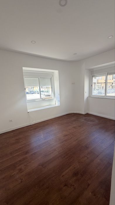 Apartamento T2 no Barreiro com lugradouro