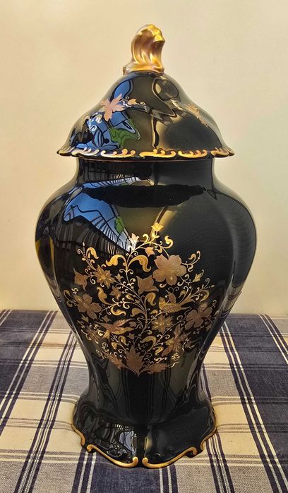 Pote decorativo de porcelana