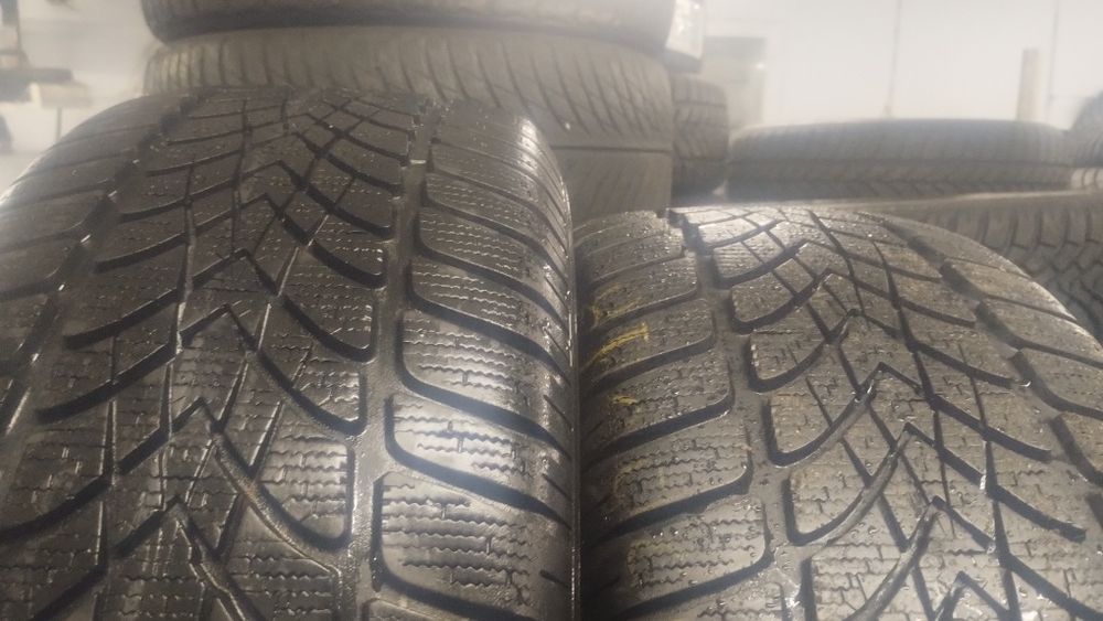 235.50.18 Dunlop dostępne dwie sztuki