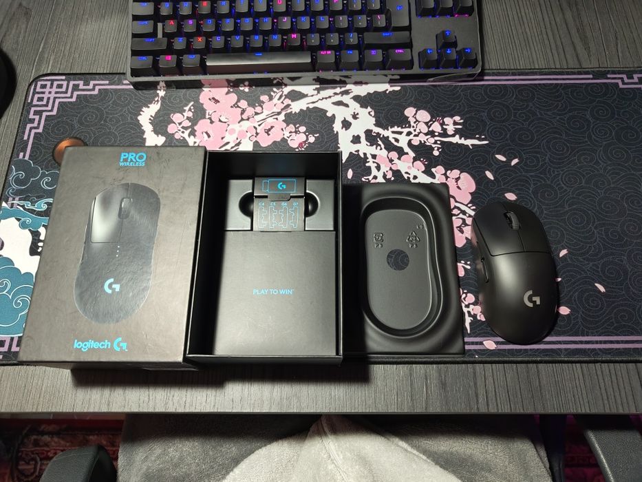 Продам игровую мышь Logitech G Pro