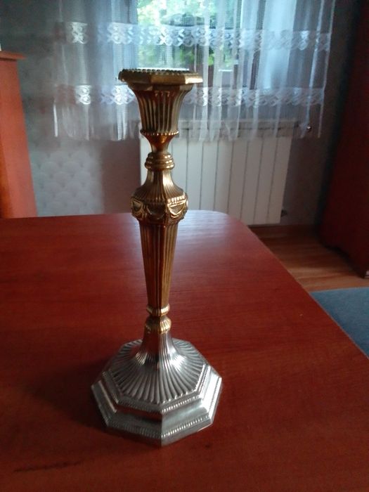Duży mosiężny lichtarz