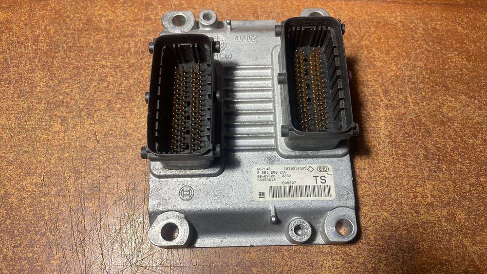 0261208256 55353612 TS Блок управления двигателем Opel Corsa Combo 1.4