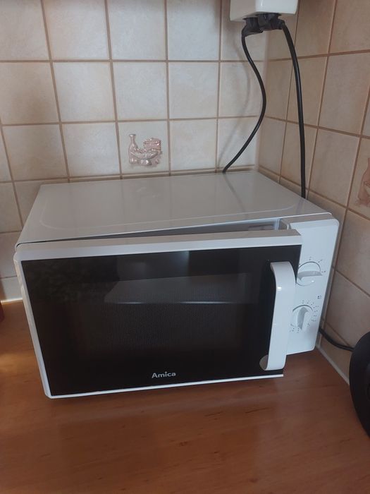 Mikrofalòwka Amica