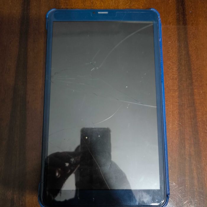 Кнопочные Телефоны и Планшет Nomi Ultra 4