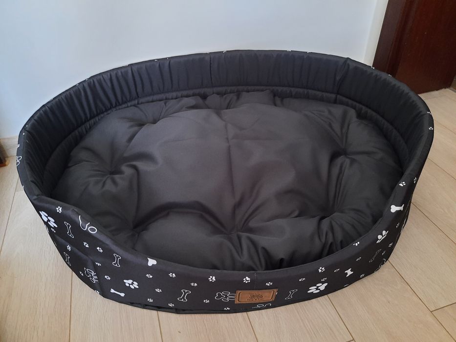 Duże owalne legowisko z poduszką