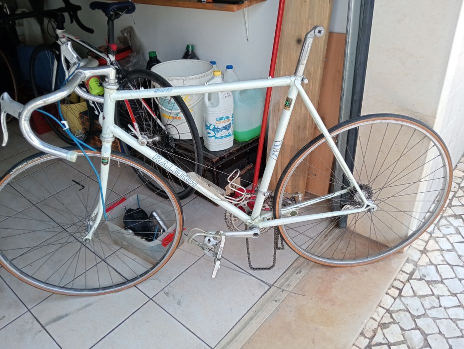 Quadro bicicleta raleich boa base para restauro