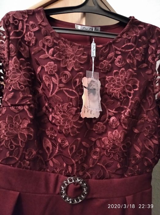 Платье женское цвет спелая вишня