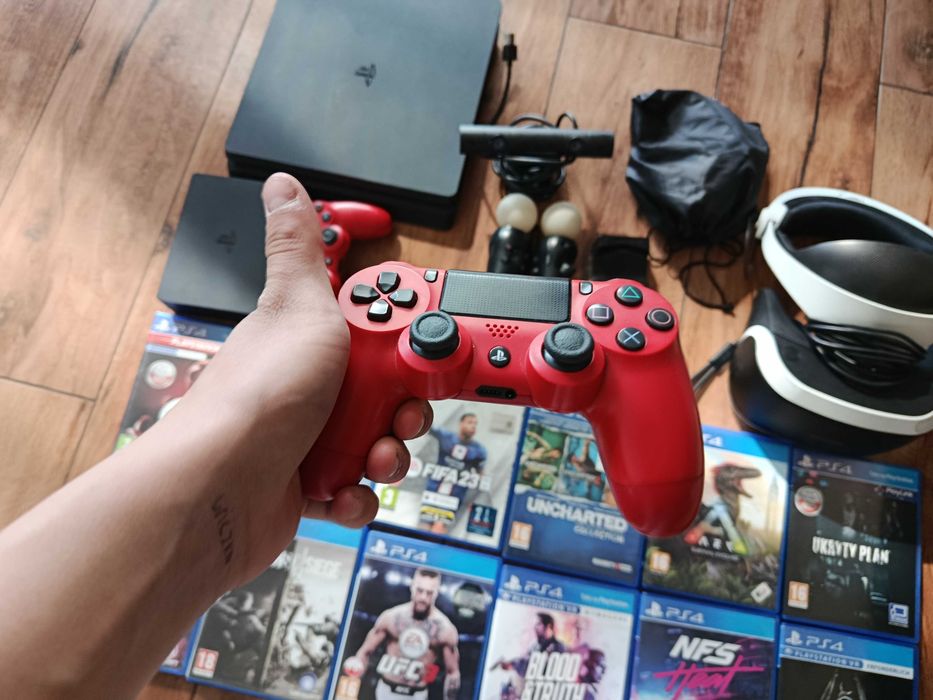Konsola PS4 z goglami VR