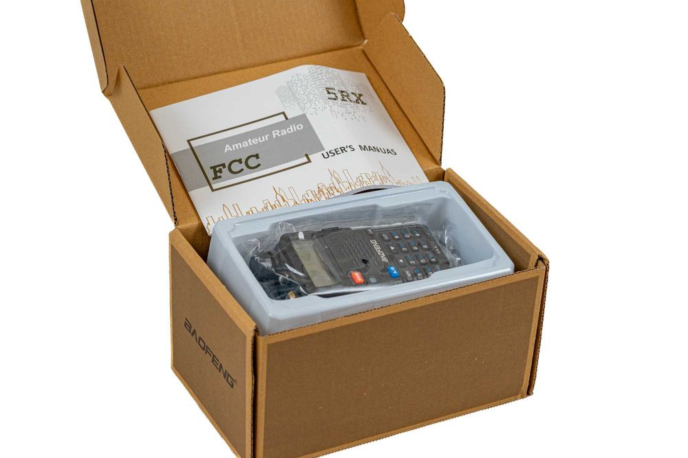 Walkie Talkie Baofeng UV-5RX 5W tribanda