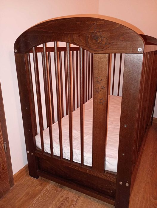 Łóżko dziecięce masywne brązowe