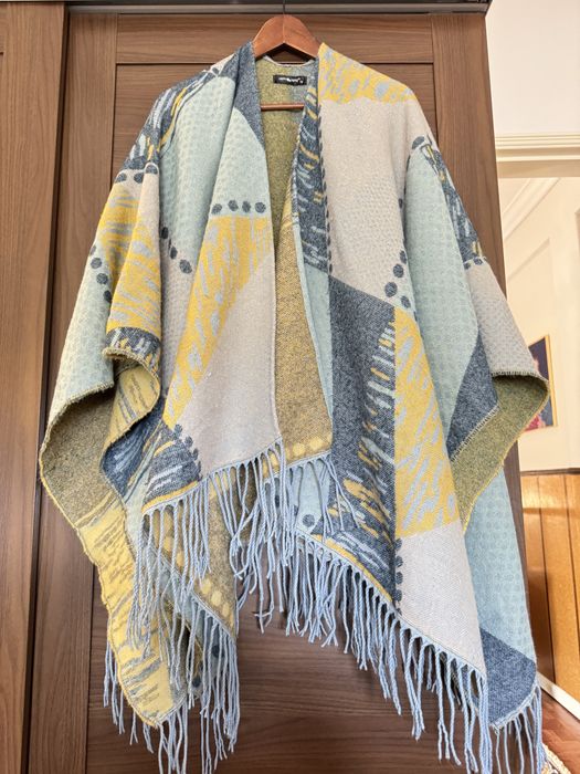 Poncho.
