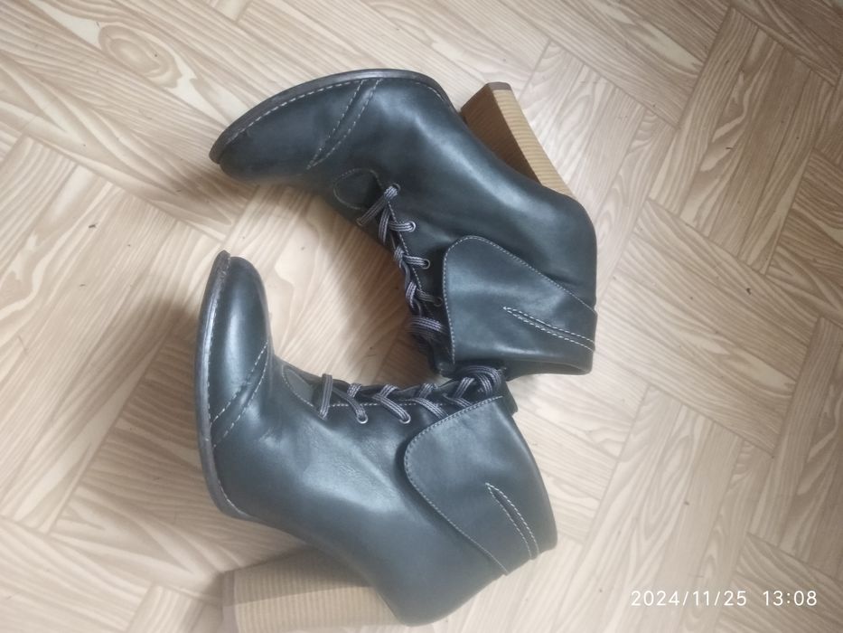 Продам ботинки осень -весна